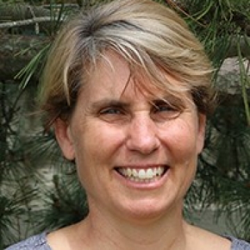 Headshot of Jennifer Walton, Director of Library Services at the Marine Biological Laboratory Library.